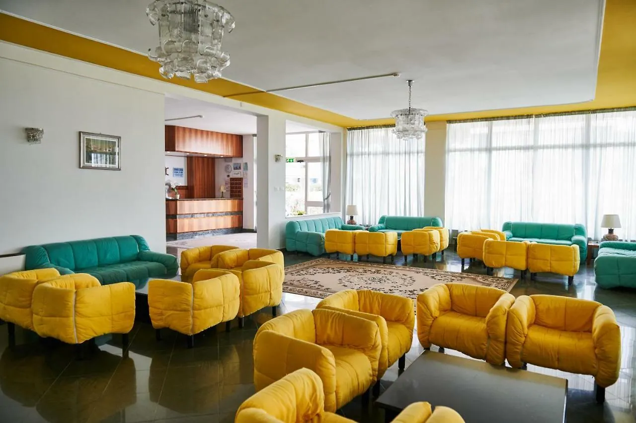 Hotel Caesar Bed And Breakfast 밀라노마리티마
