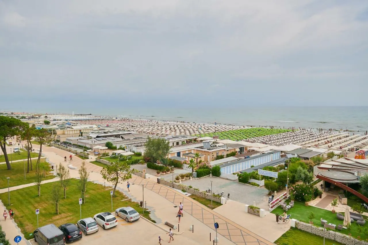 Hotel Caesar Milano Marittima 3*,  Italia